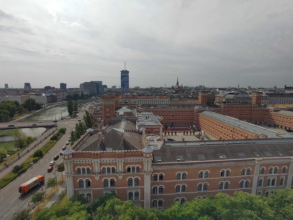Vue du rooftop des salles de contribution