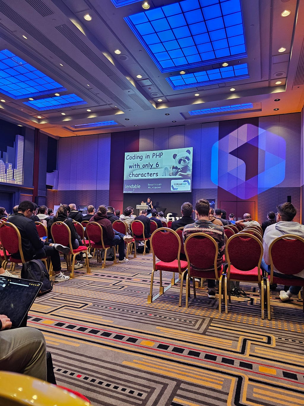 Photo d‘une autre salle de conférence de ce forum